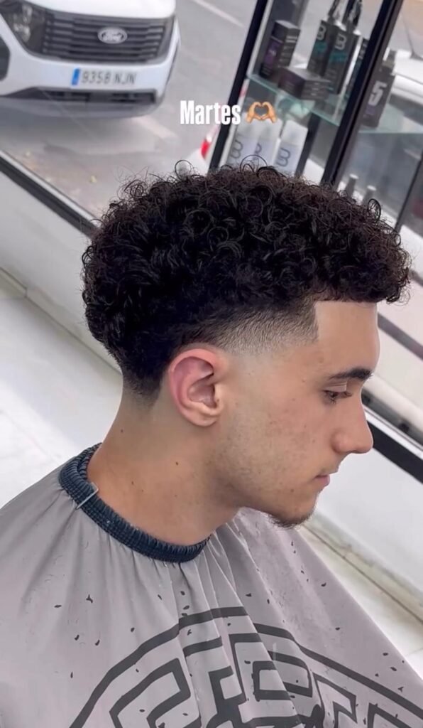 Trabajo de peluquería y barbería en Corte Maestro, Yuncos