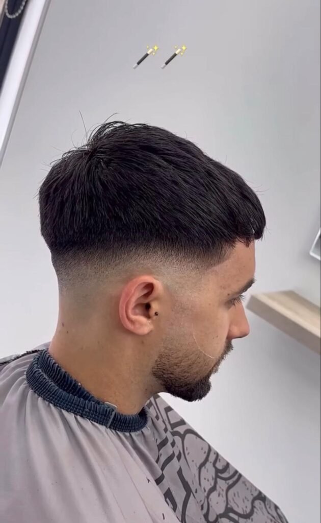 Trabajo de peluquería y barbería en Corte Maestro, Yuncos