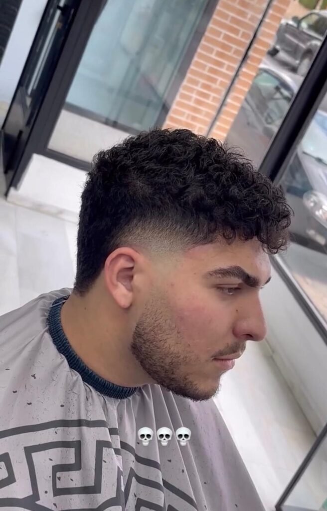 Trabajo de peluquería y barbería en Corte Maestro, Yuncos
